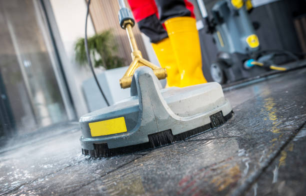 Best Garage Pressure Washing  in Collinsburg, PA